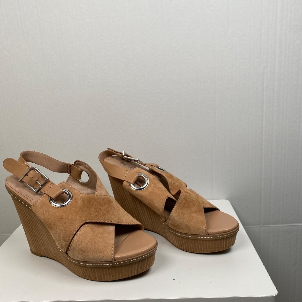 bebe 8.5 B tan suede wedge shoes